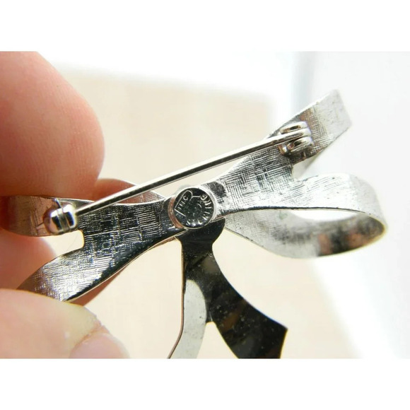 1961 ROLYN INC Sterling Silver Hematite Bow Pin Brooch Vintage - Picture 5 of 5